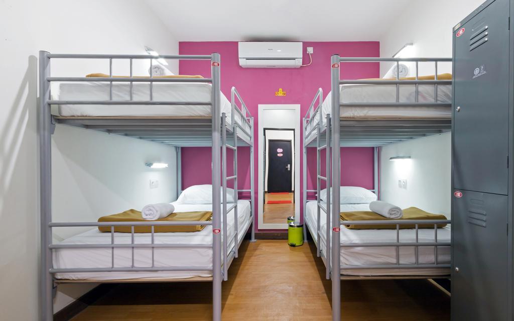 Cx Hostel Kuta Raya Exterior photo