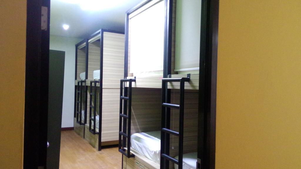 Cx Hostel Kuta Raya Room photo